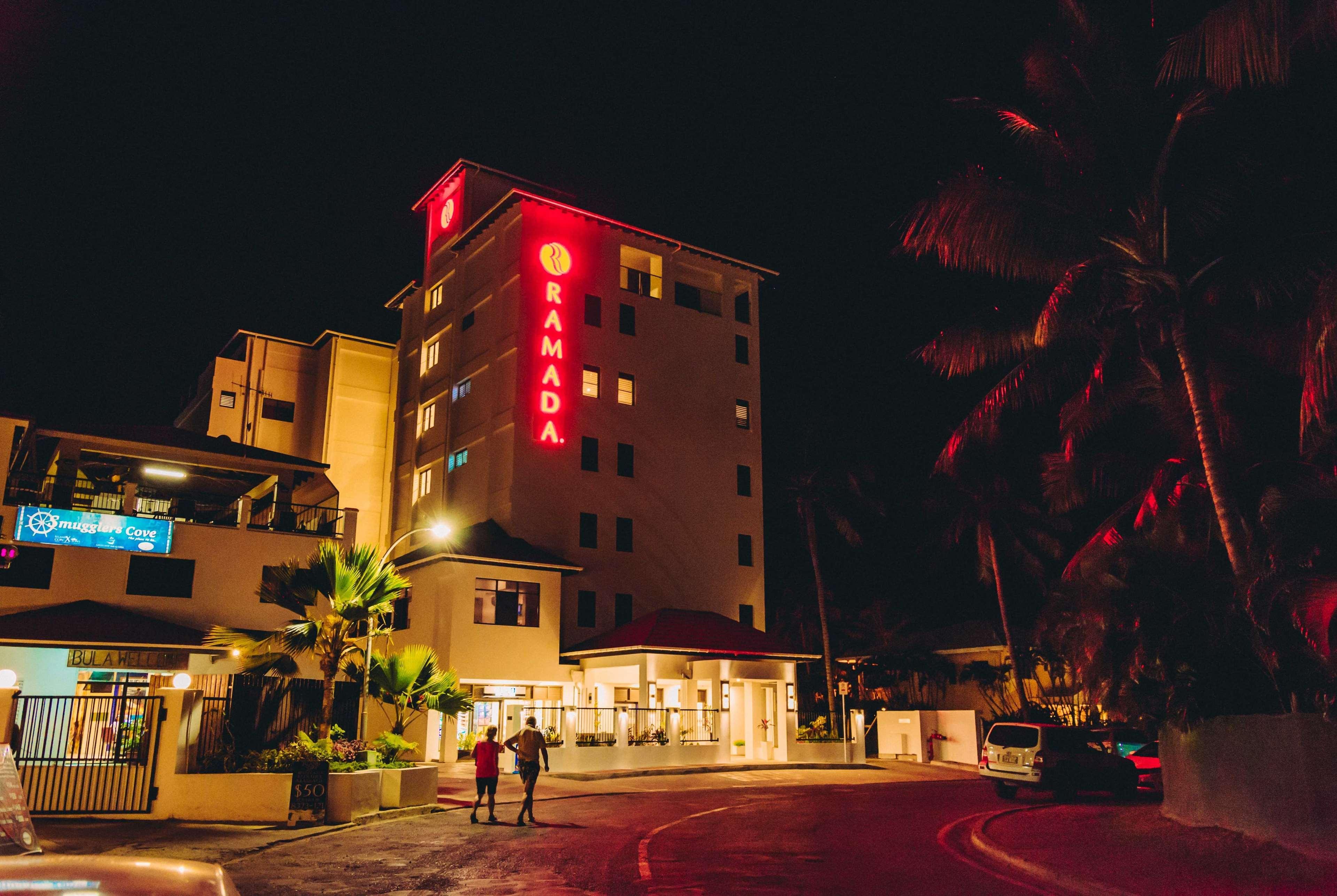 Ramada Suites By Wyndham Wailoaloa Beach Fiji Nadi Exterior photo