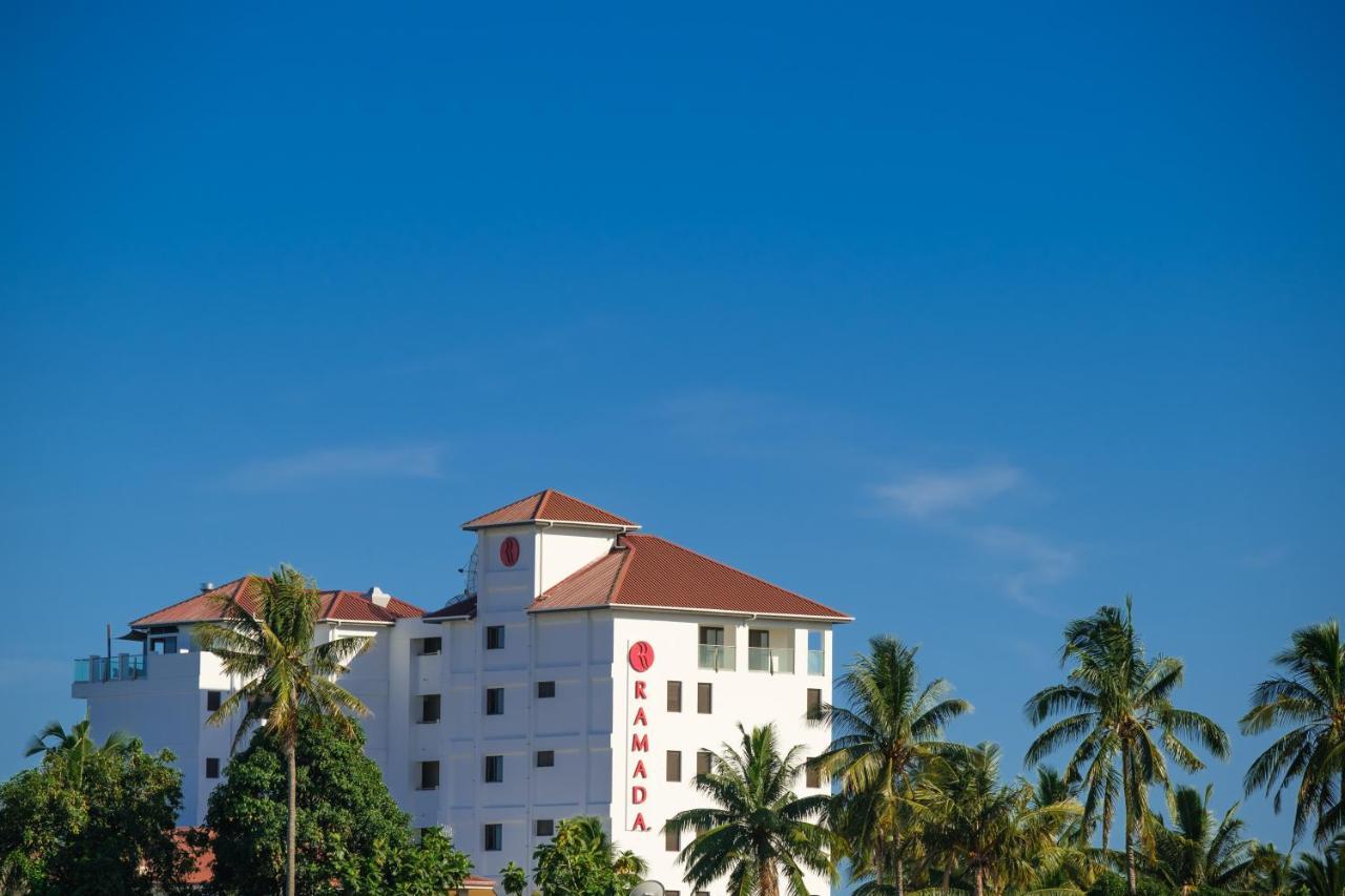 Ramada Suites By Wyndham Wailoaloa Beach Fiji Nadi Exterior photo